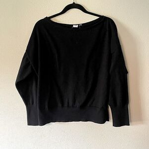Gap Black Slouchy Sweater. No Size Tag, fits like a Medium.